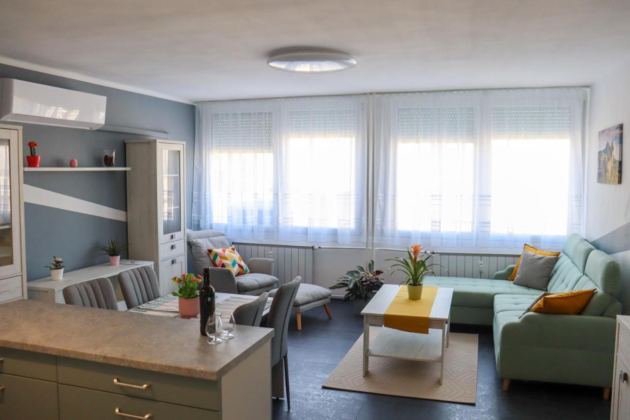 Krisztina Apartman Apartment Salgótarján Екстериор снимка