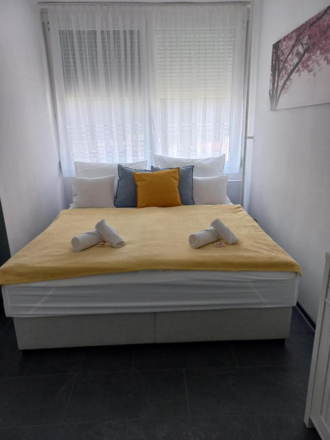 Krisztina Apartman Apartment Salgótarján Екстериор снимка