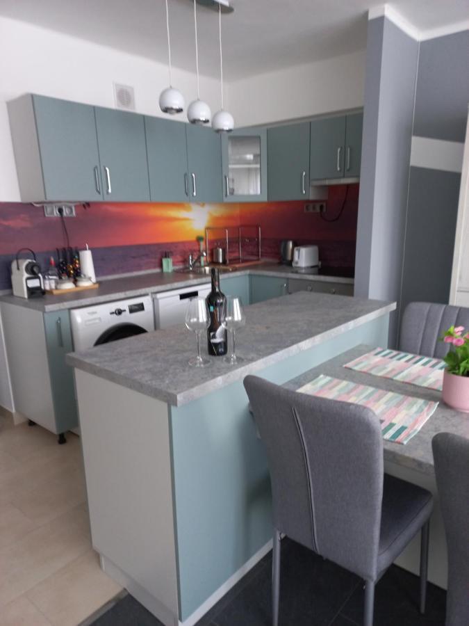 Krisztina Apartman Apartment Salgótarján Екстериор снимка