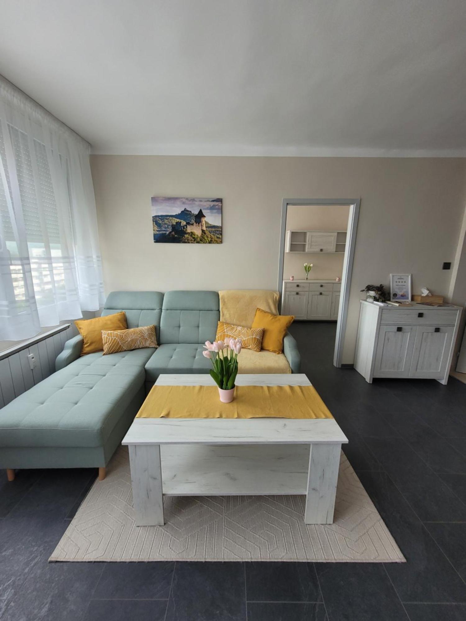 Krisztina Apartman Apartment Salgótarján Екстериор снимка