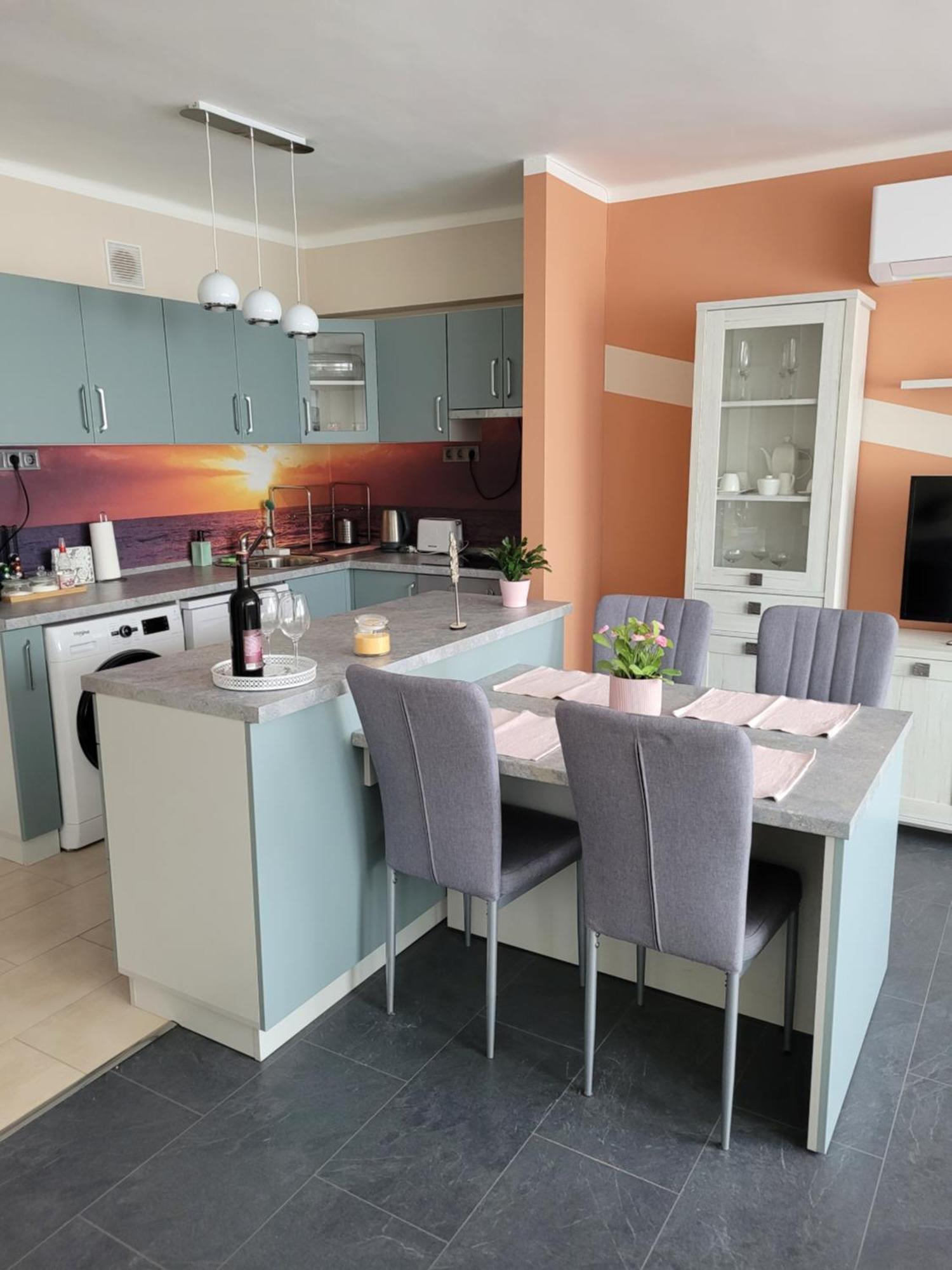 Krisztina Apartman Apartment Salgótarján Екстериор снимка