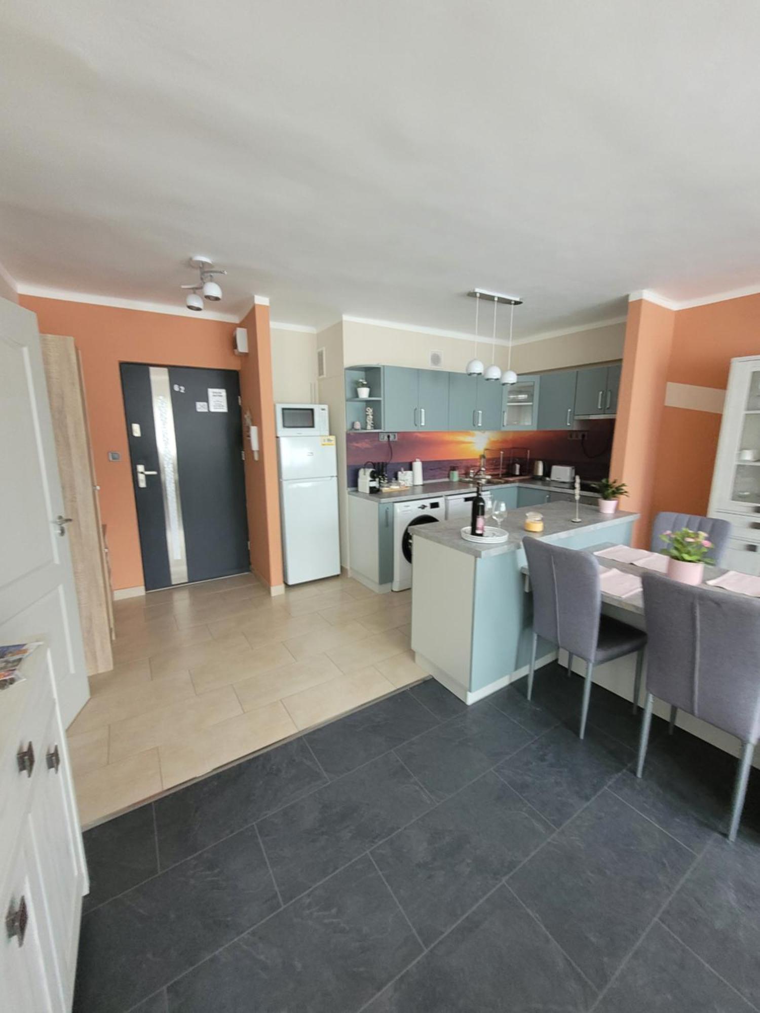 Krisztina Apartman Apartment Salgótarján Екстериор снимка