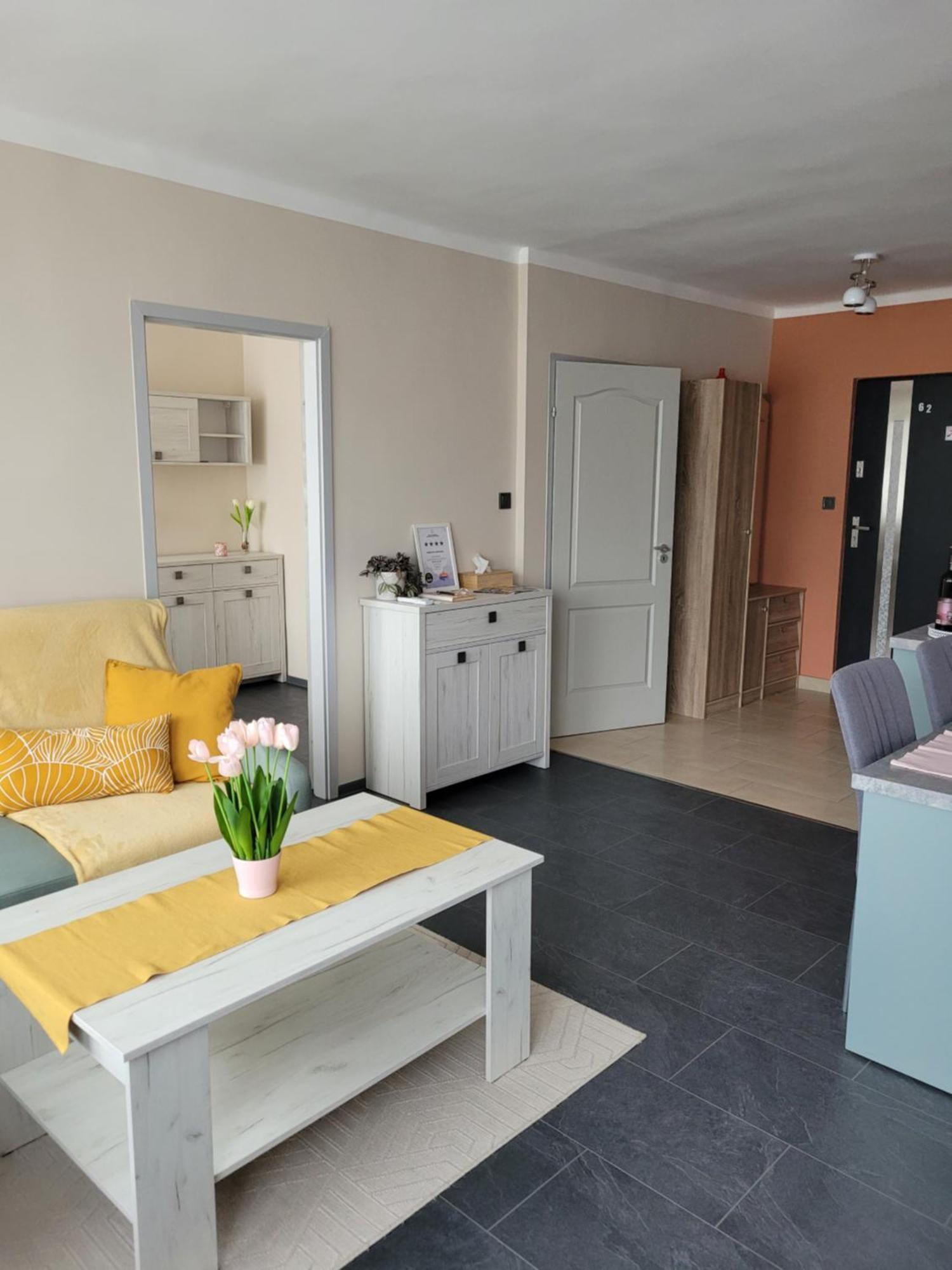 Krisztina Apartman Apartment Salgótarján Екстериор снимка